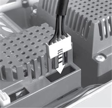 2. Conectați bateria la conector și așezați-o lângă unitatea de comandă