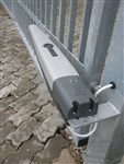Exemplu de montaj al automatizării NICE Toona